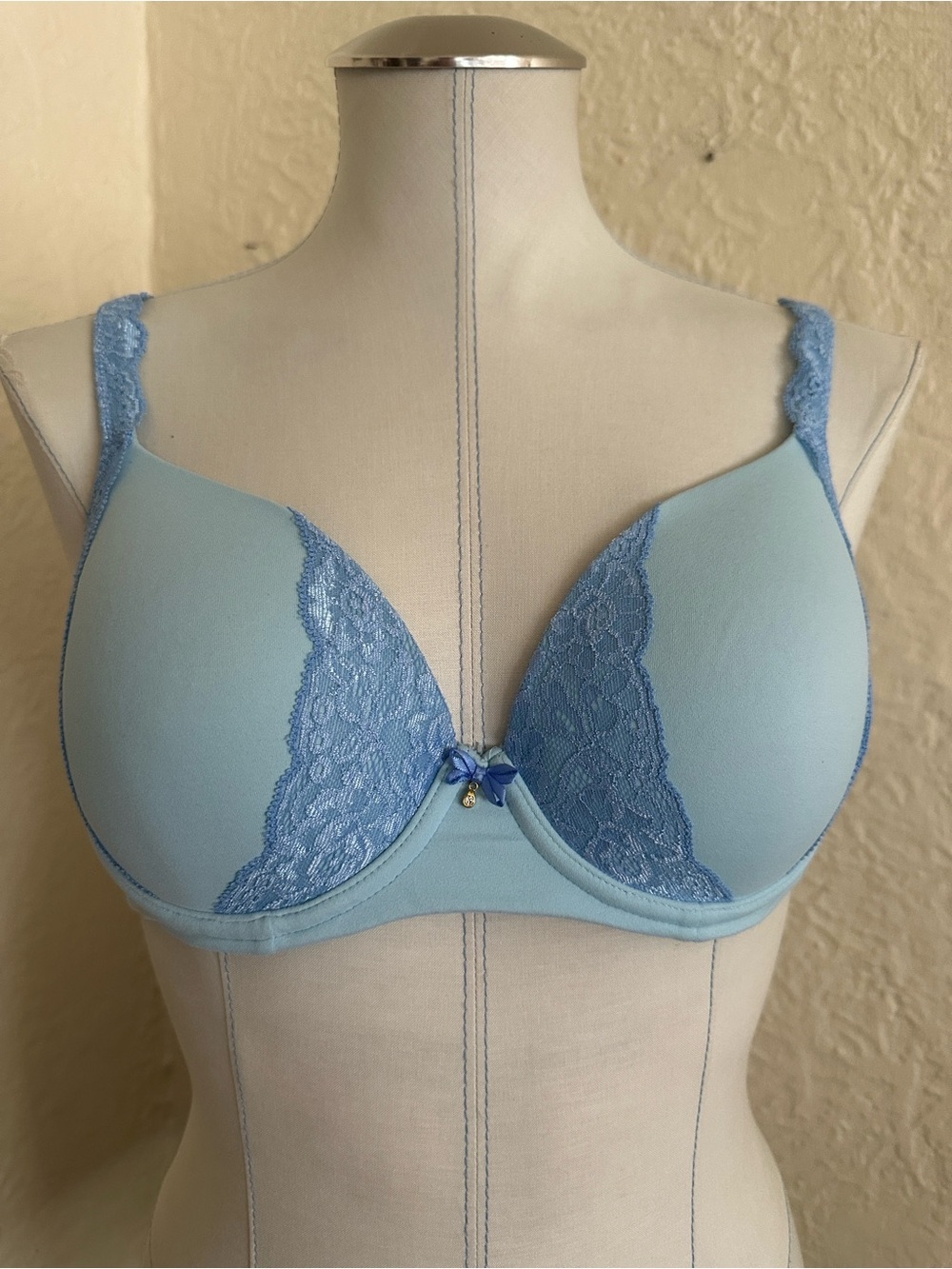 Soma Embraceable Full Coverage Light Blue Lace
Trim Bra 34C